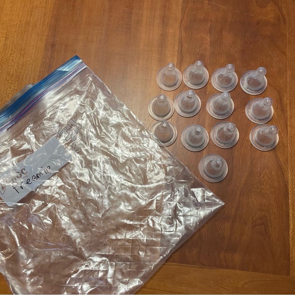 Dr Browns Preemie and Ultra Preemie Nipples 17 pcs